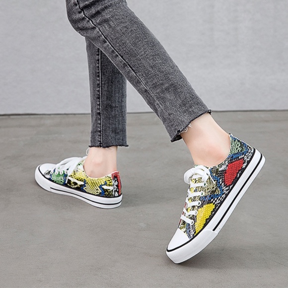 Leopard Snake Print Low Cut Lace Up Era Sneakers - Picture 15 of 15